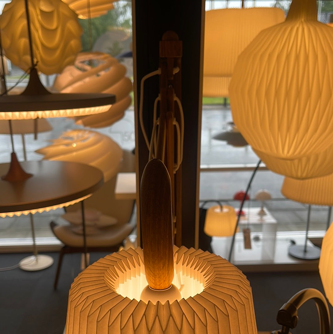 LE Klint saxlampe udstillingsmodel med papirsskærm