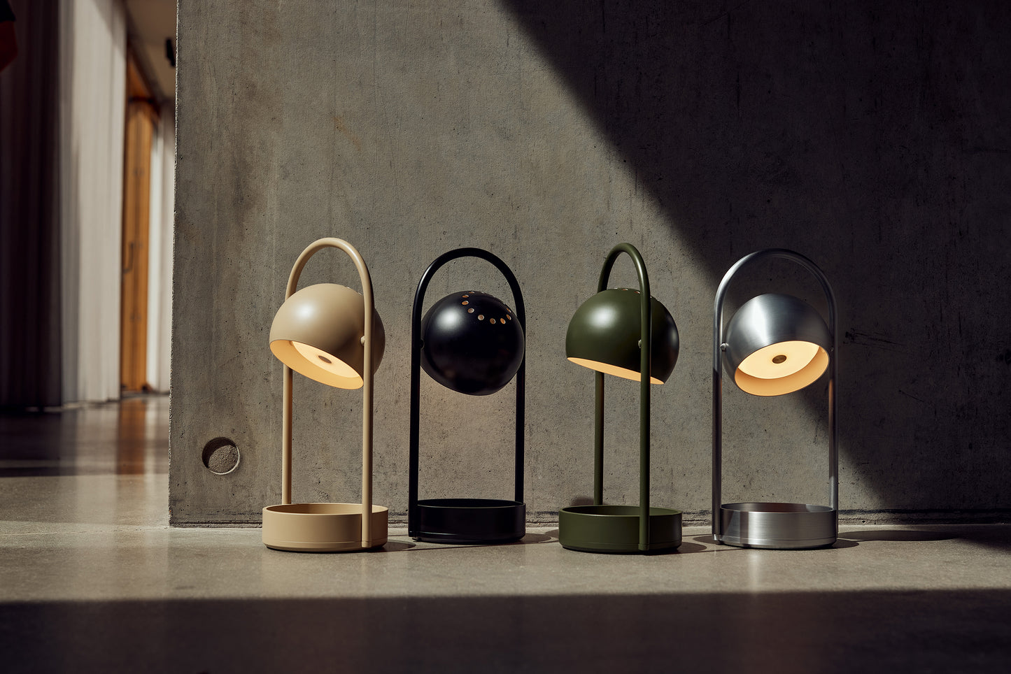 Frandsen Ball Genopladelig bordlampe - Børstet stål