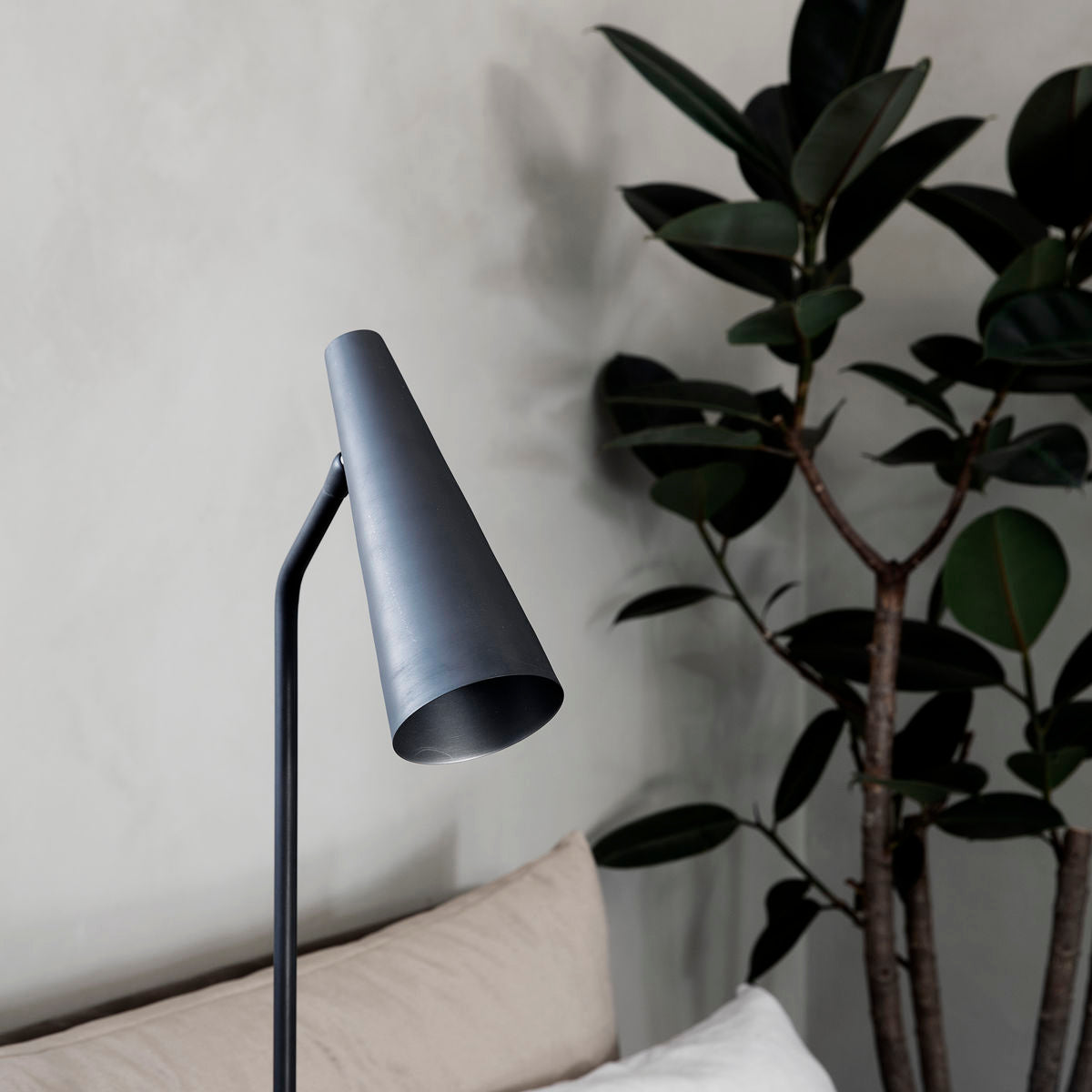 House Doctor HDprecise golvlampa - svart
