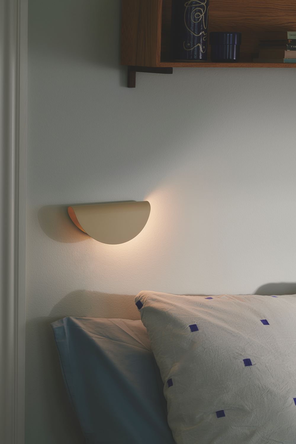 Nordlux Model 2110 Væglampe Beige senge miljø