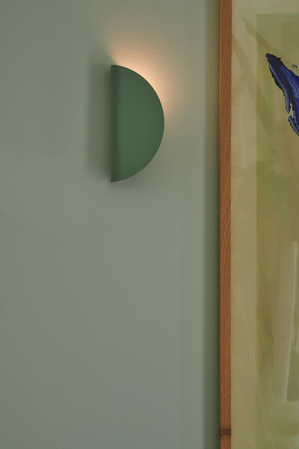Nordlux model 2110 væglampe grøn i entre close up