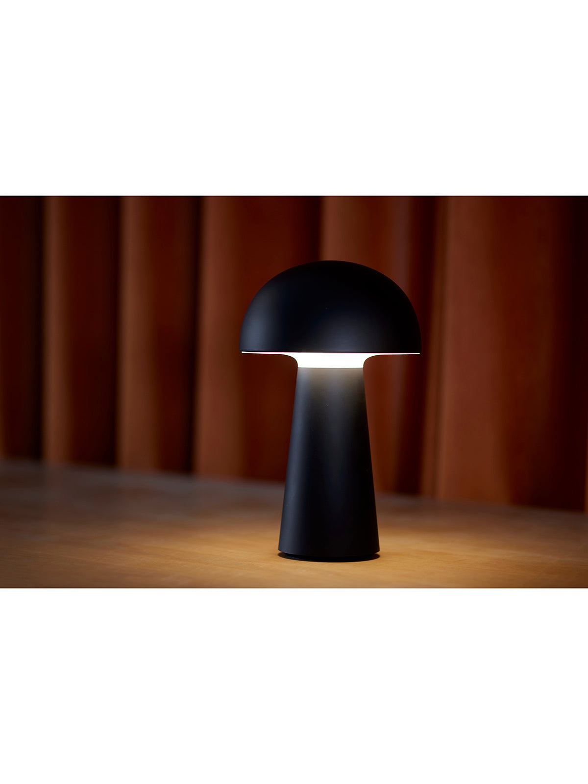 Nielsen Light - Move Me Bordslampa Svart