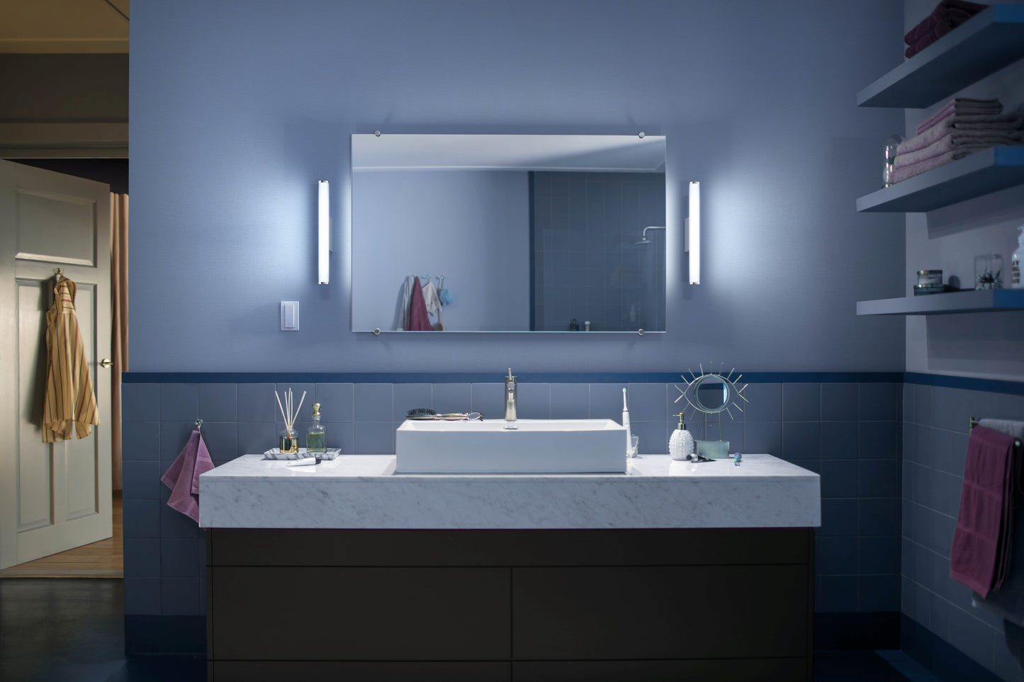 Philips Hue Adore Hue Væglampe - L:42,5