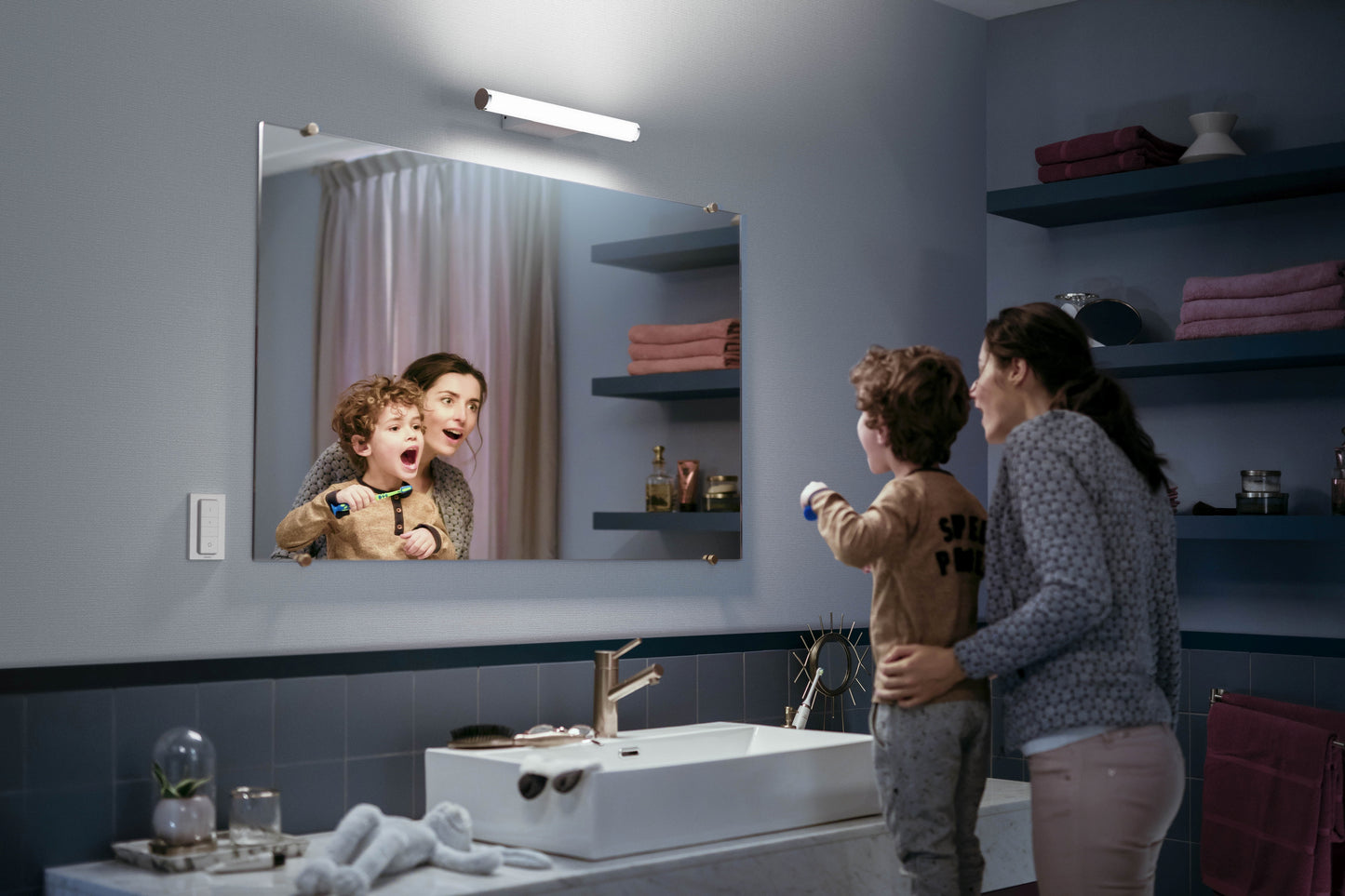 Philips Hue Adore Hue Væglampe - L:42,5