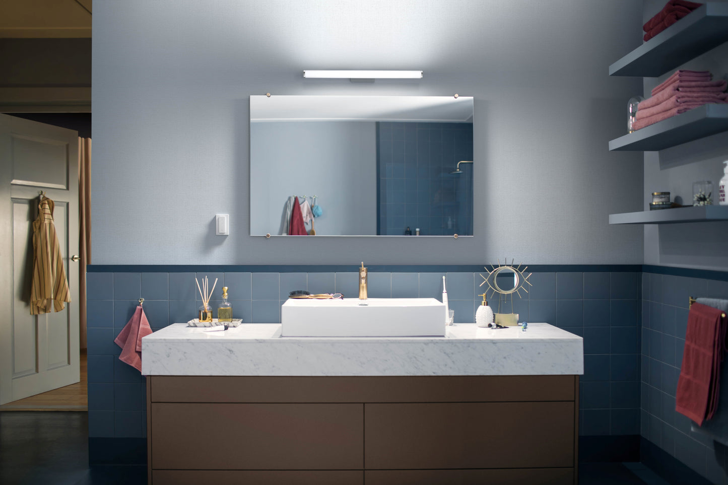 Philips Hue Adore Hue Væglampe L:67.5