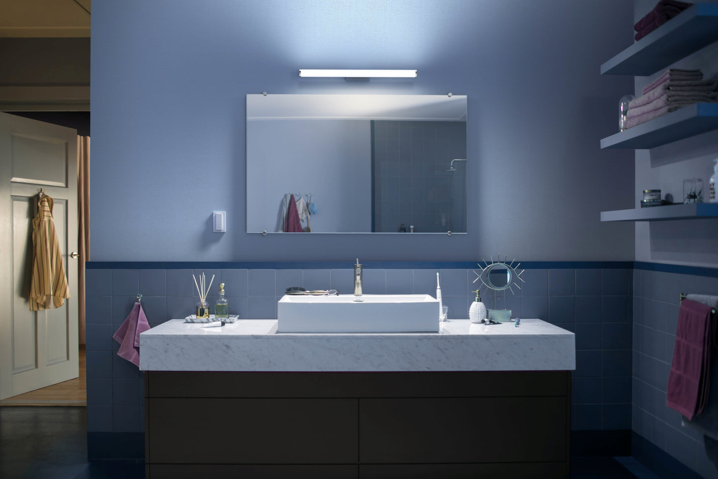 Philips Hue Adore Hue Væglampe L:67.5