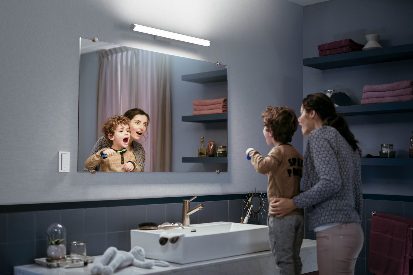 Philips Hue Adore Hue Væglampe L:67.5