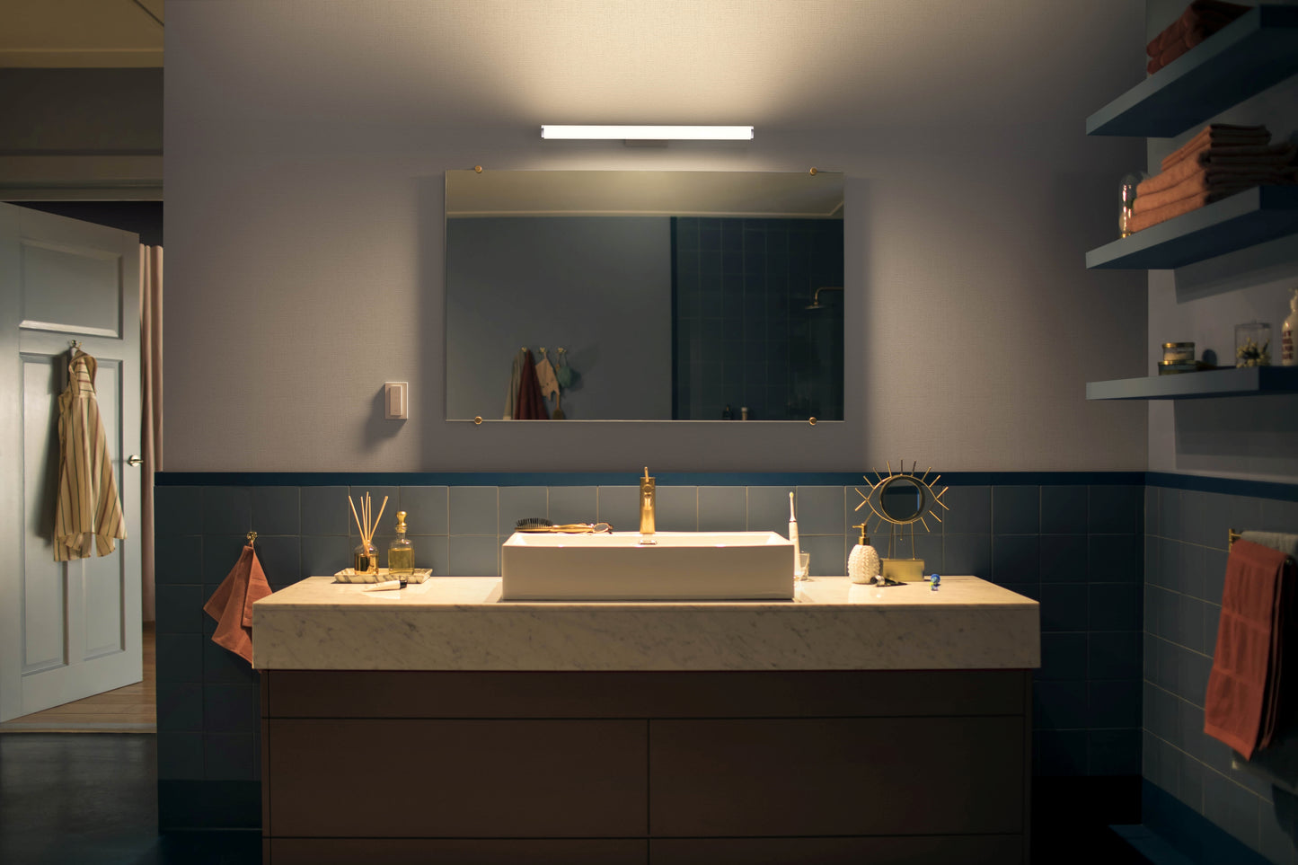 Philips Hue Adore Hue Væglampe L:67.5