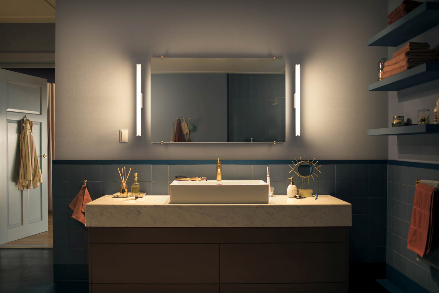 Philips Hue Adore Hue Væglampe L:67.5