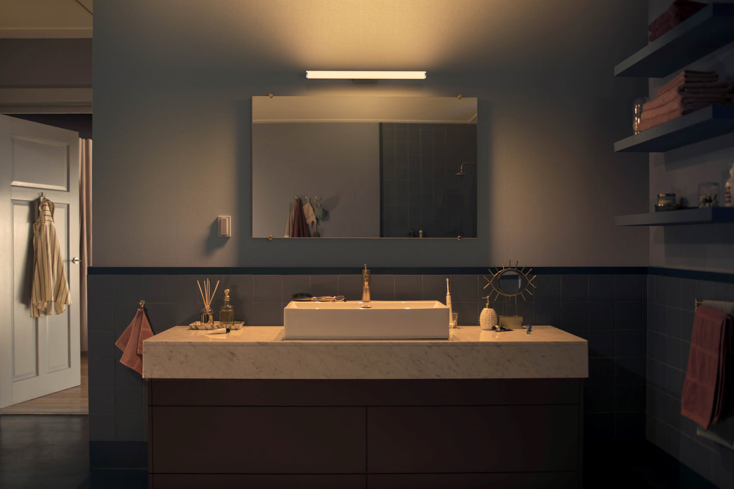 Philips Hue Adore Hue Væglampe L:67.5