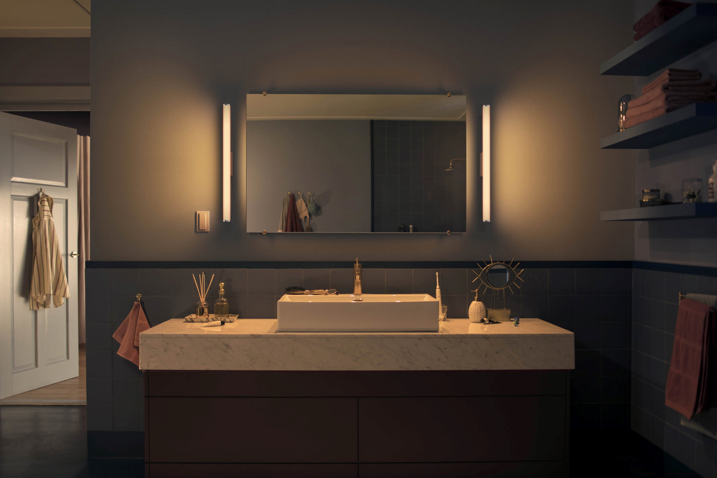 Philips Hue Adore Hue Væglampe L:67.5