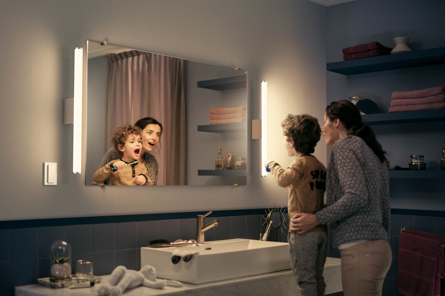 Philips Hue Adore Hue Væglampe L:67.5