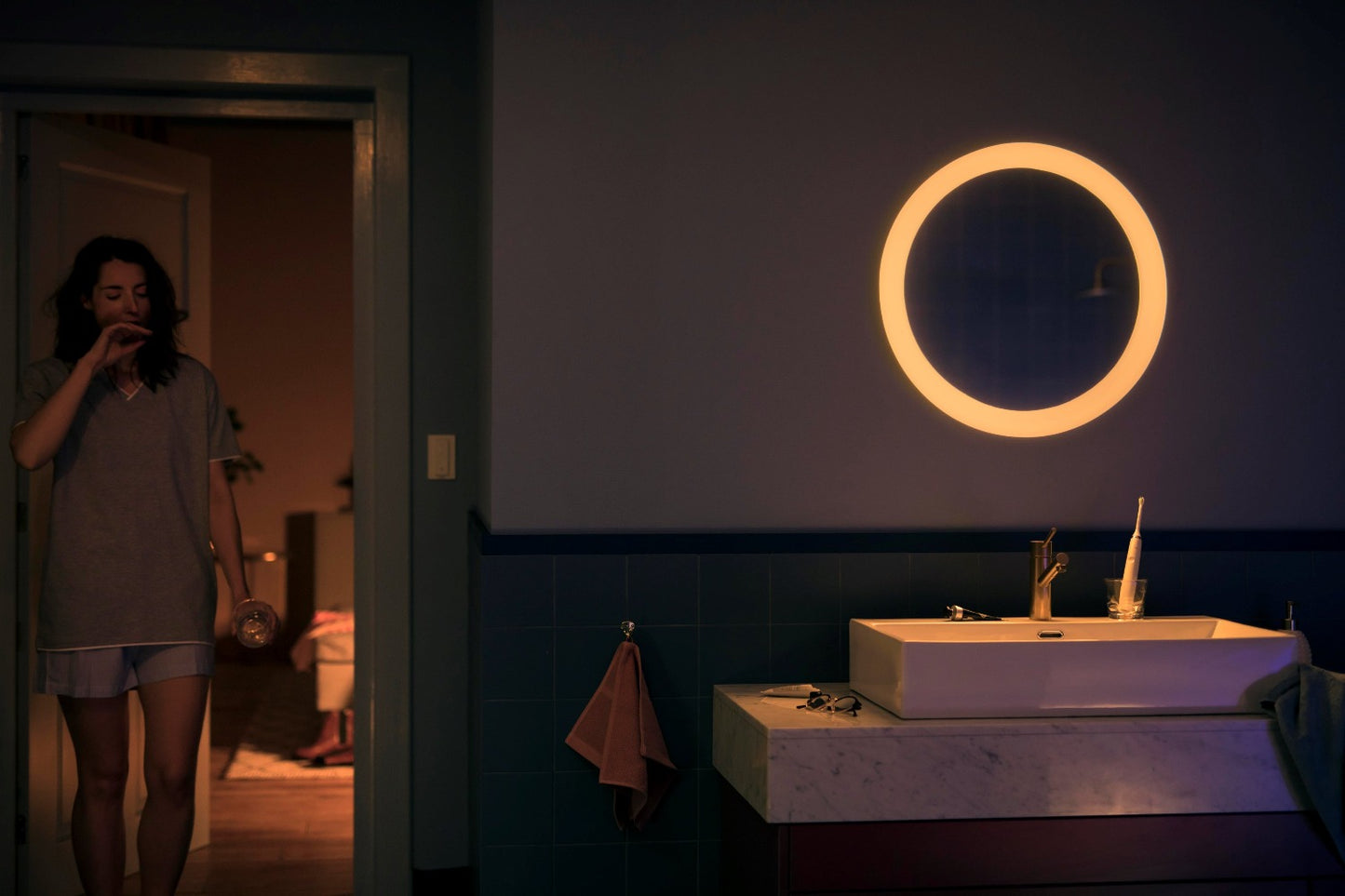 Philips Hue Adore Væglampe m. Spejl