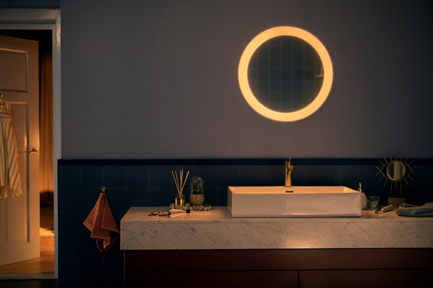 Philips Hue Adore Væglampe m. Spejl