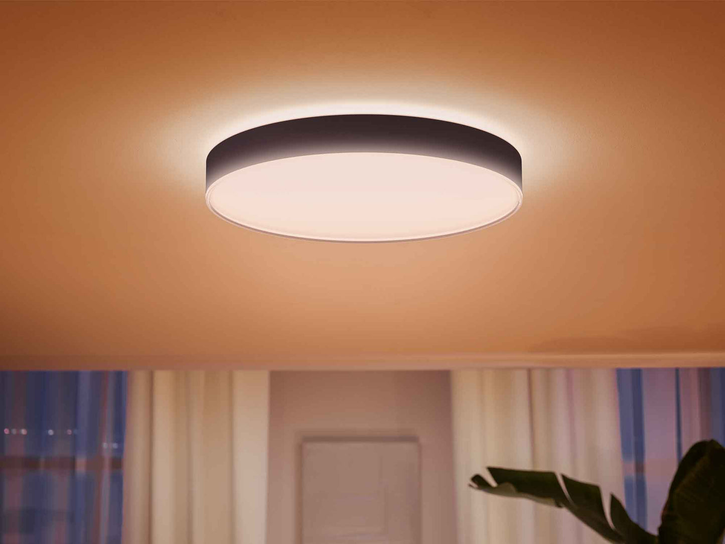 Hue Enrave XL ceiling lamp black