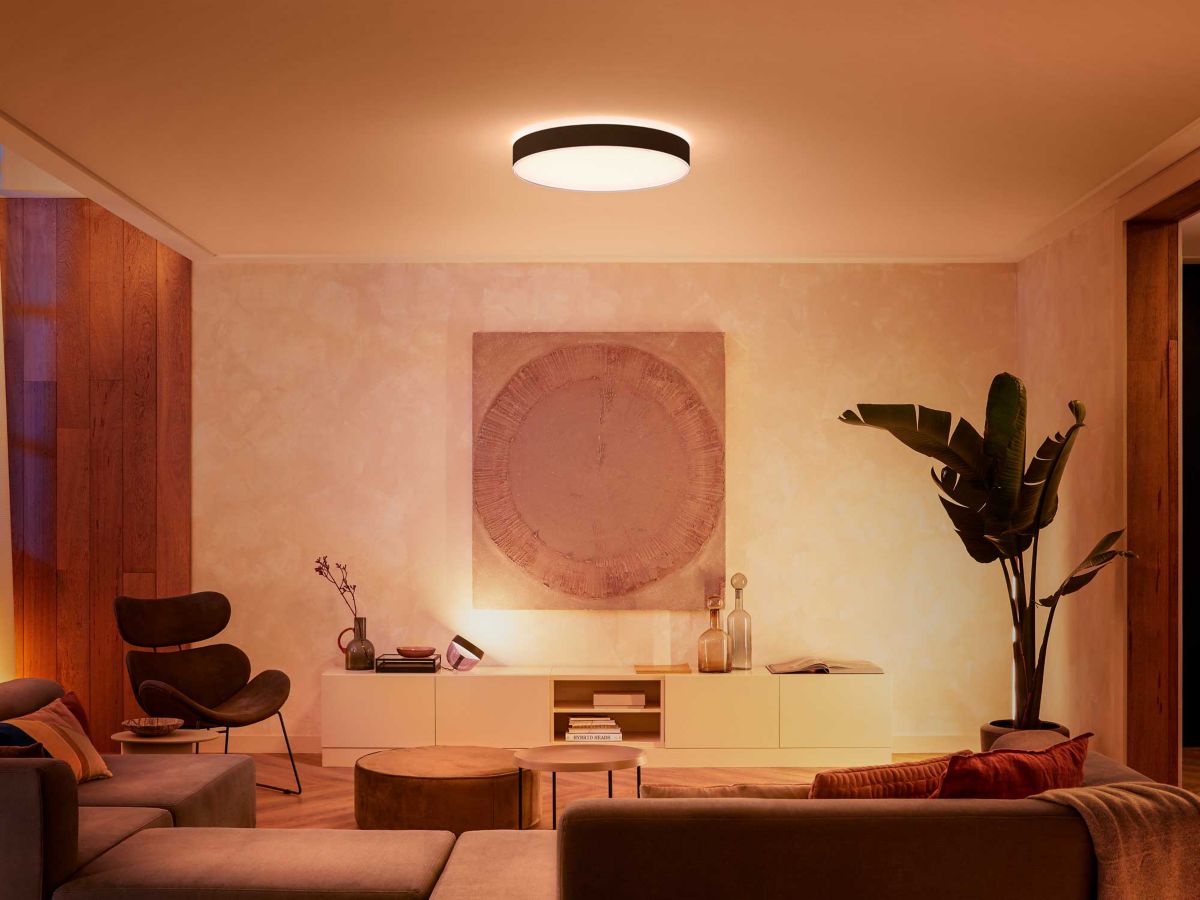 Philips Hue loftlampe Enrave XL i stue