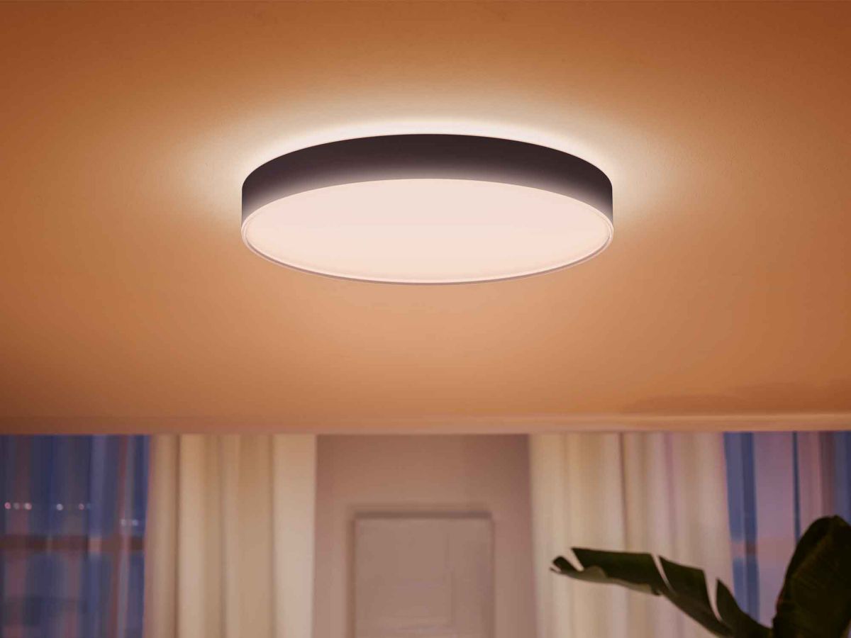 Philips hue loftlampe med sort kant