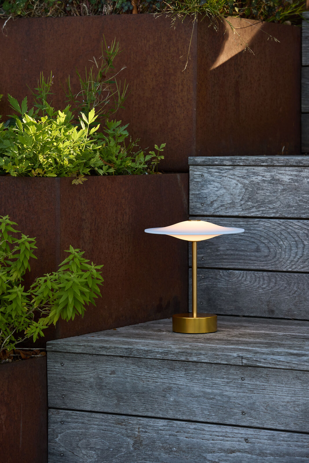 Piet Hein Sinus Portable bordlampe - messing