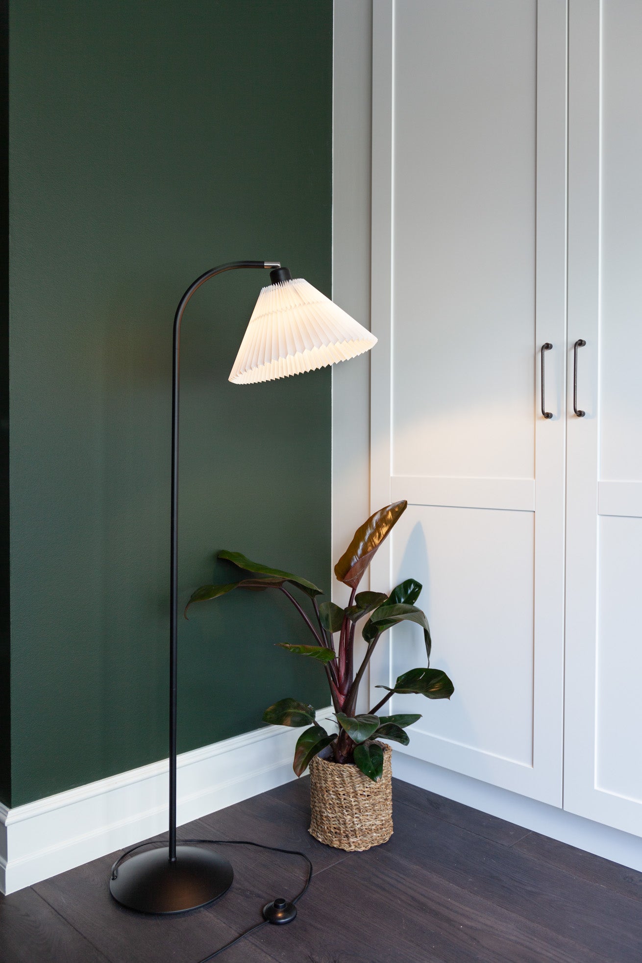 Halo Design Medina Golvlampa - Svart
