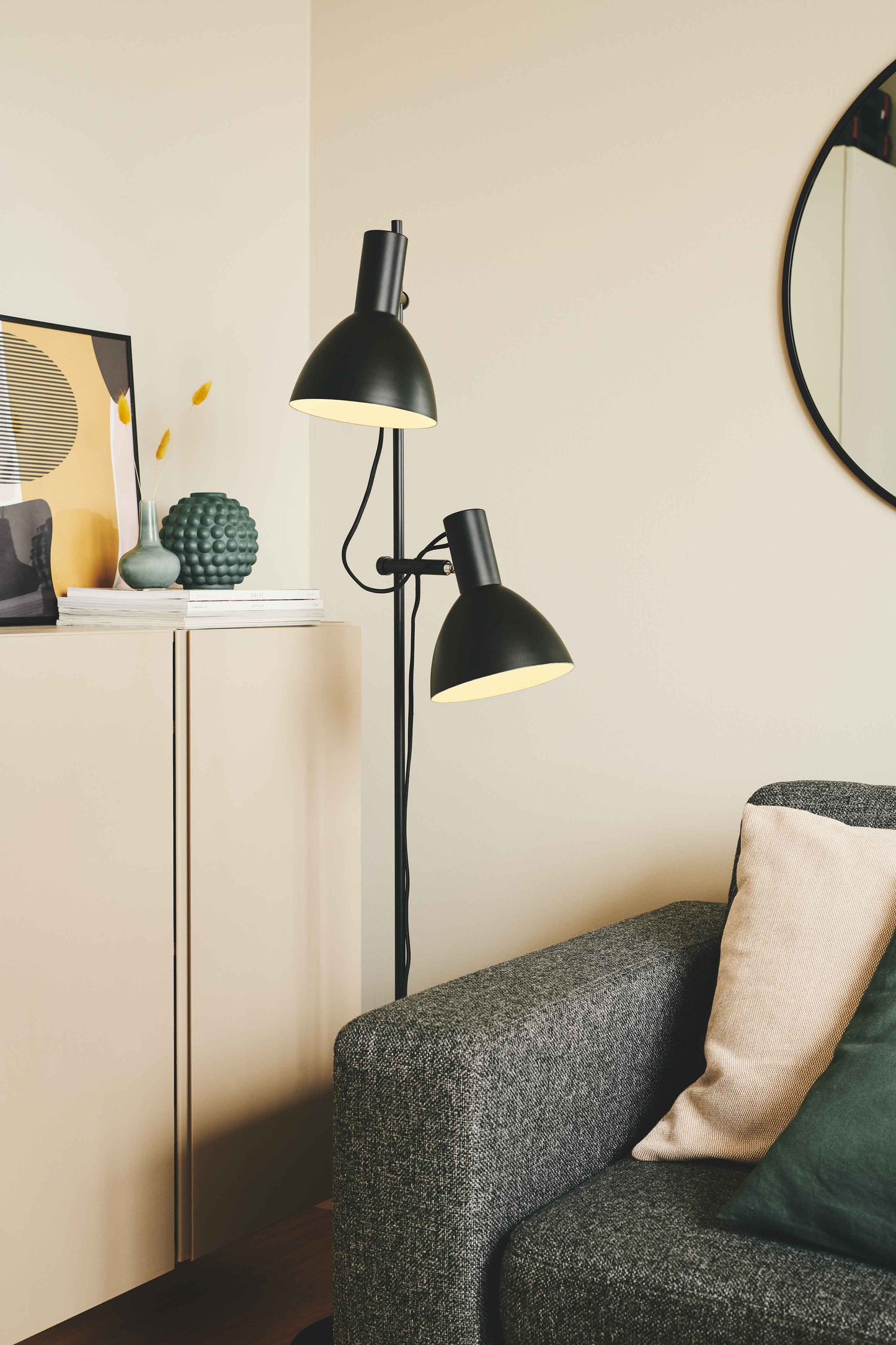 Halo Design Baltimore Golvlampa 2 Lamp Hover - Svart
