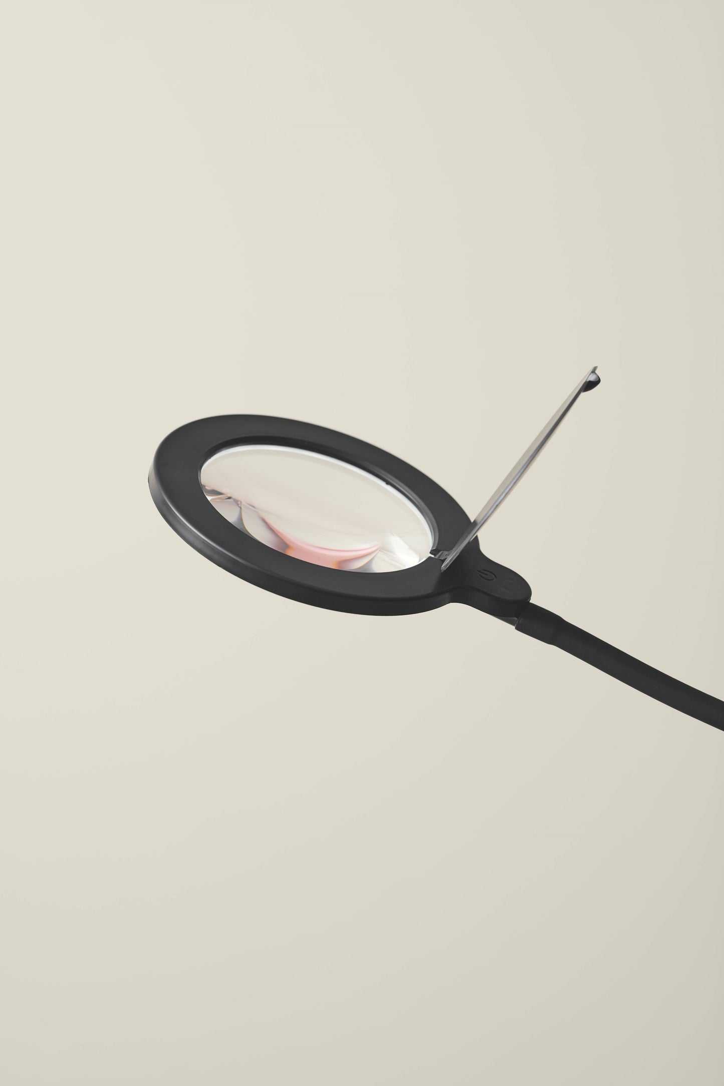 Halo Design - Magni förstoringslampa Golvlampa - svart