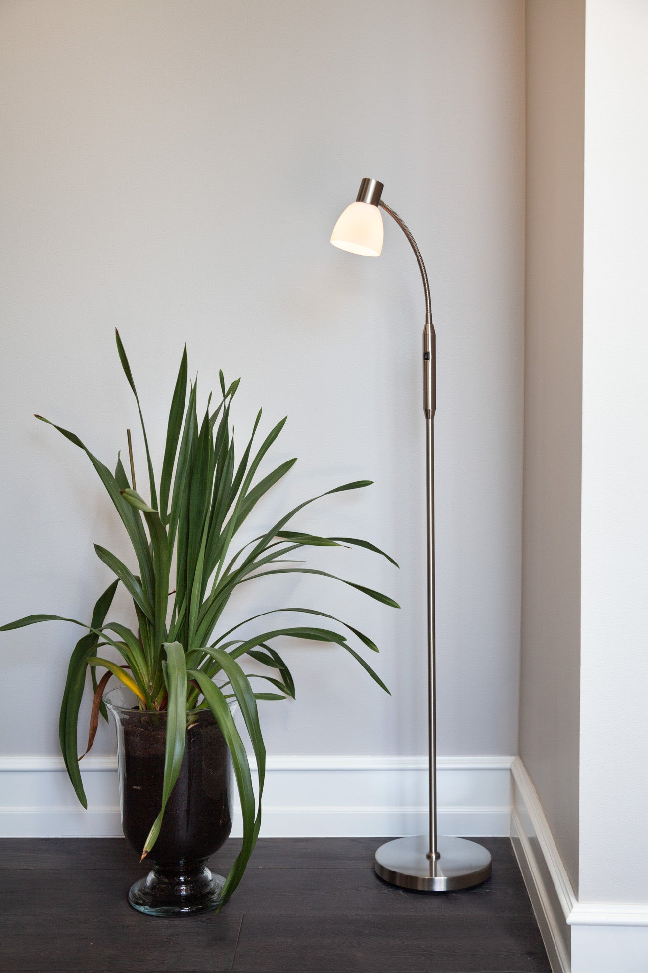 Halo Design Hudson Golvlampa 1L - Svart