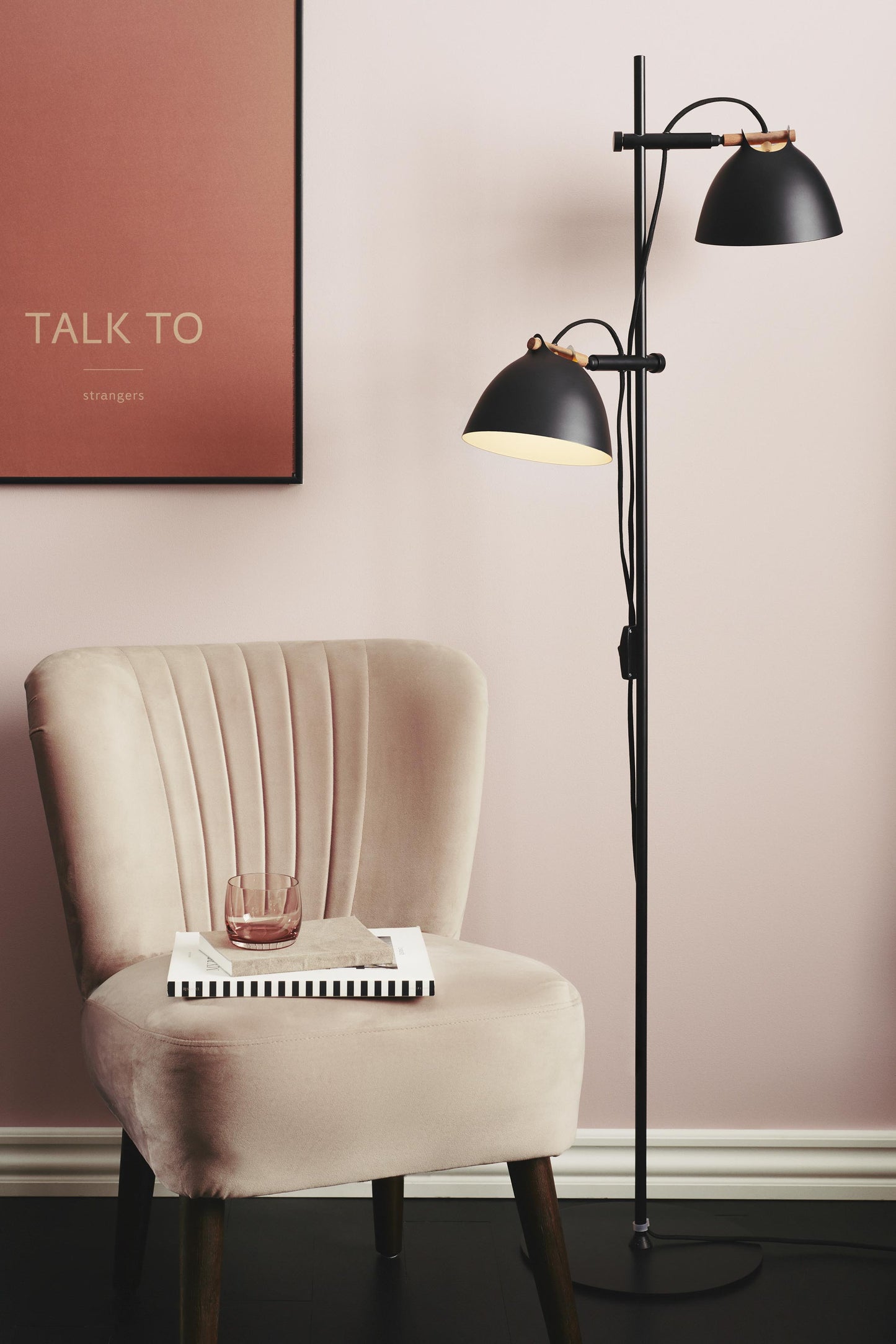Halo Design Aarhus Golvlampa 2 Lamphuvuden - Vit