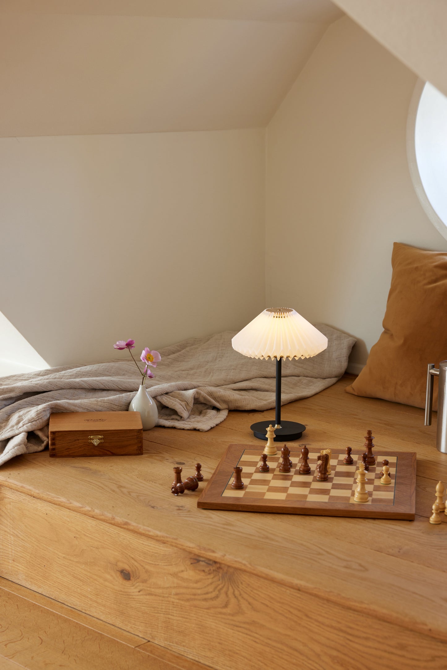 Halo Design Paris To Go Uppladdningsbar - Ren vit/svart