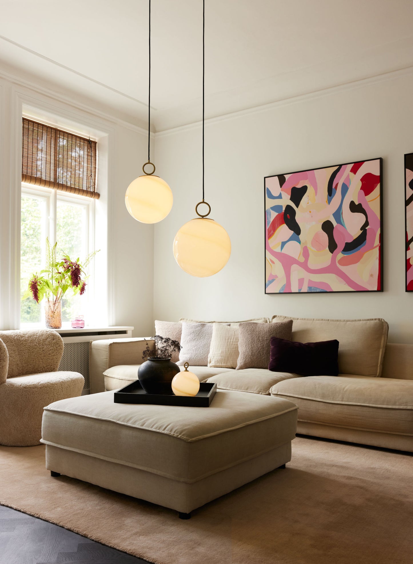 Brun stockholm bordlampe og pendler