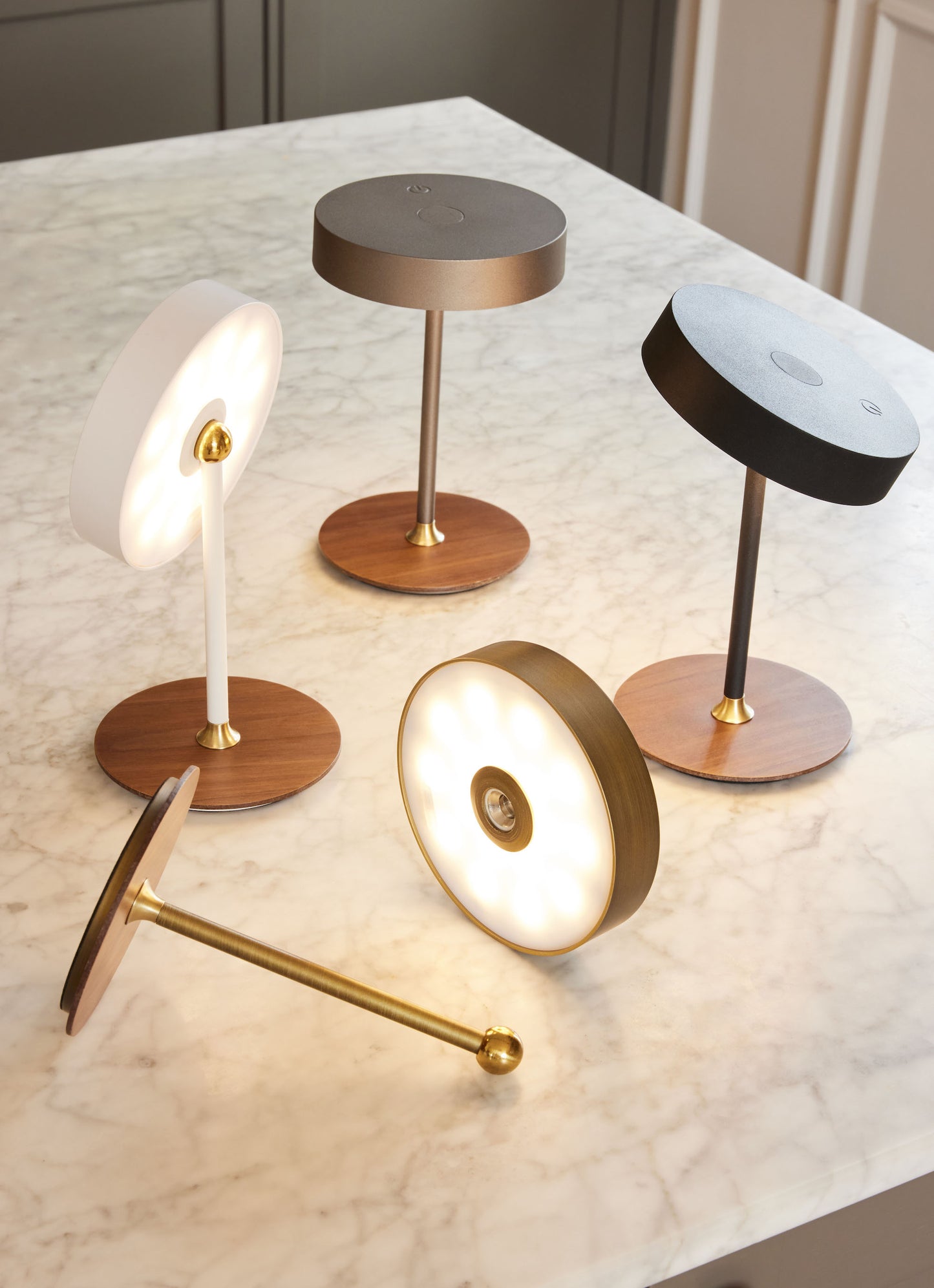 Halo Design - On The Move - batteri bordslampa Ø13 – Grafitsvart
