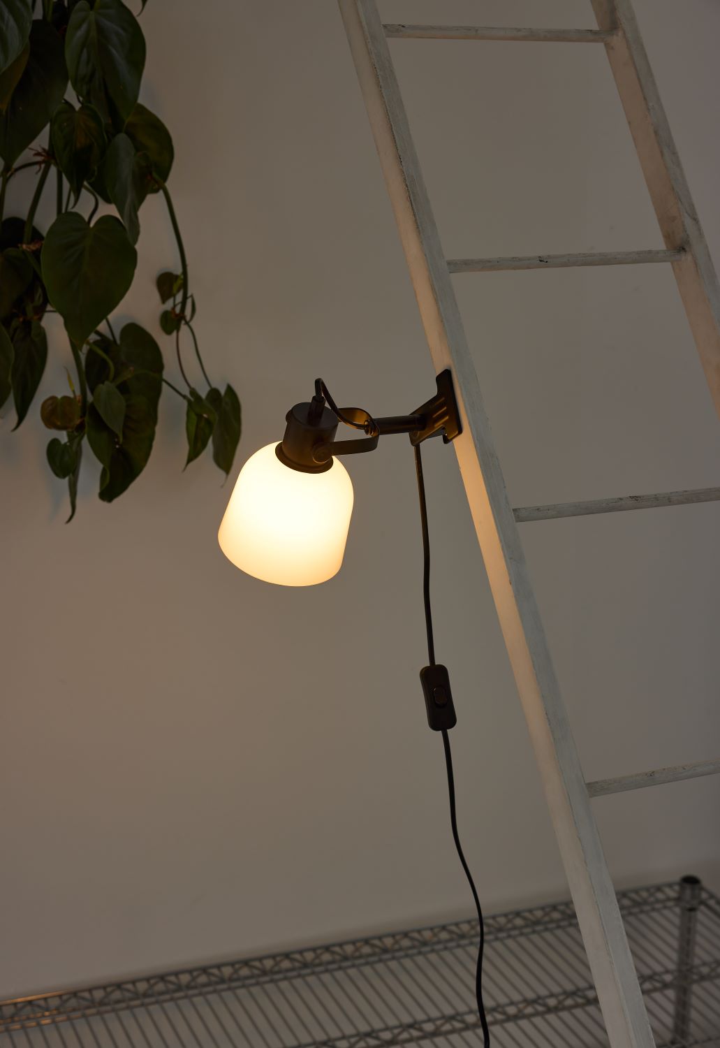 sort lampe halo design glow
