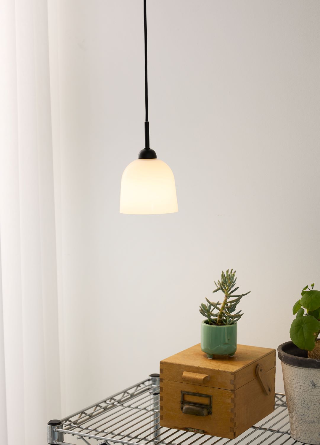 sort lampe halo design glow