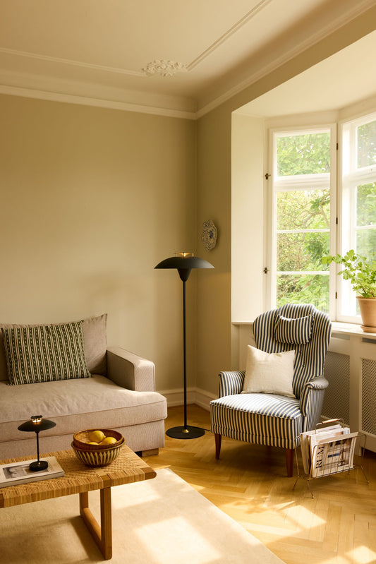 Halo Design Stepp Gulvlampe - Sort/Antik