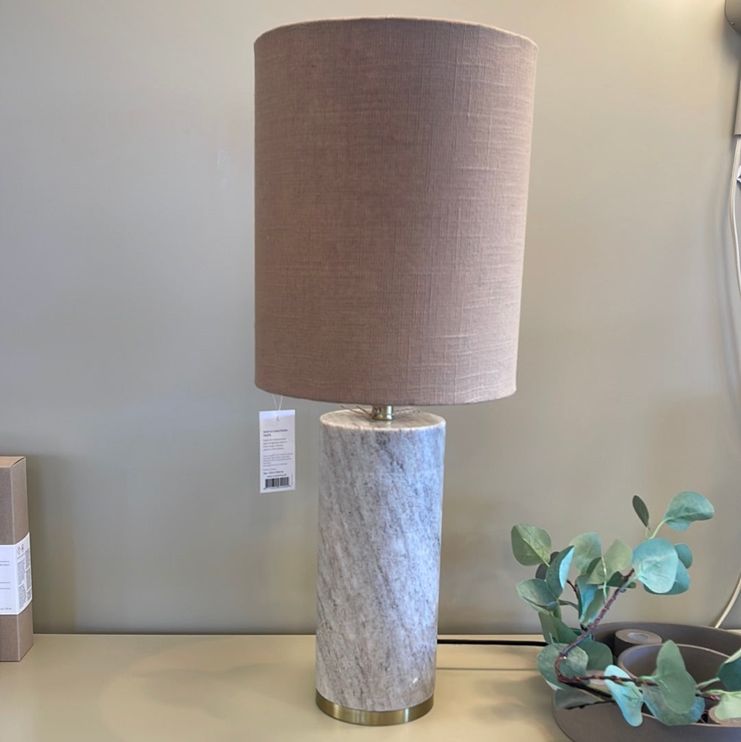 Cozy Living - Ella Marmor bordlampe beige med skærm i Taupe