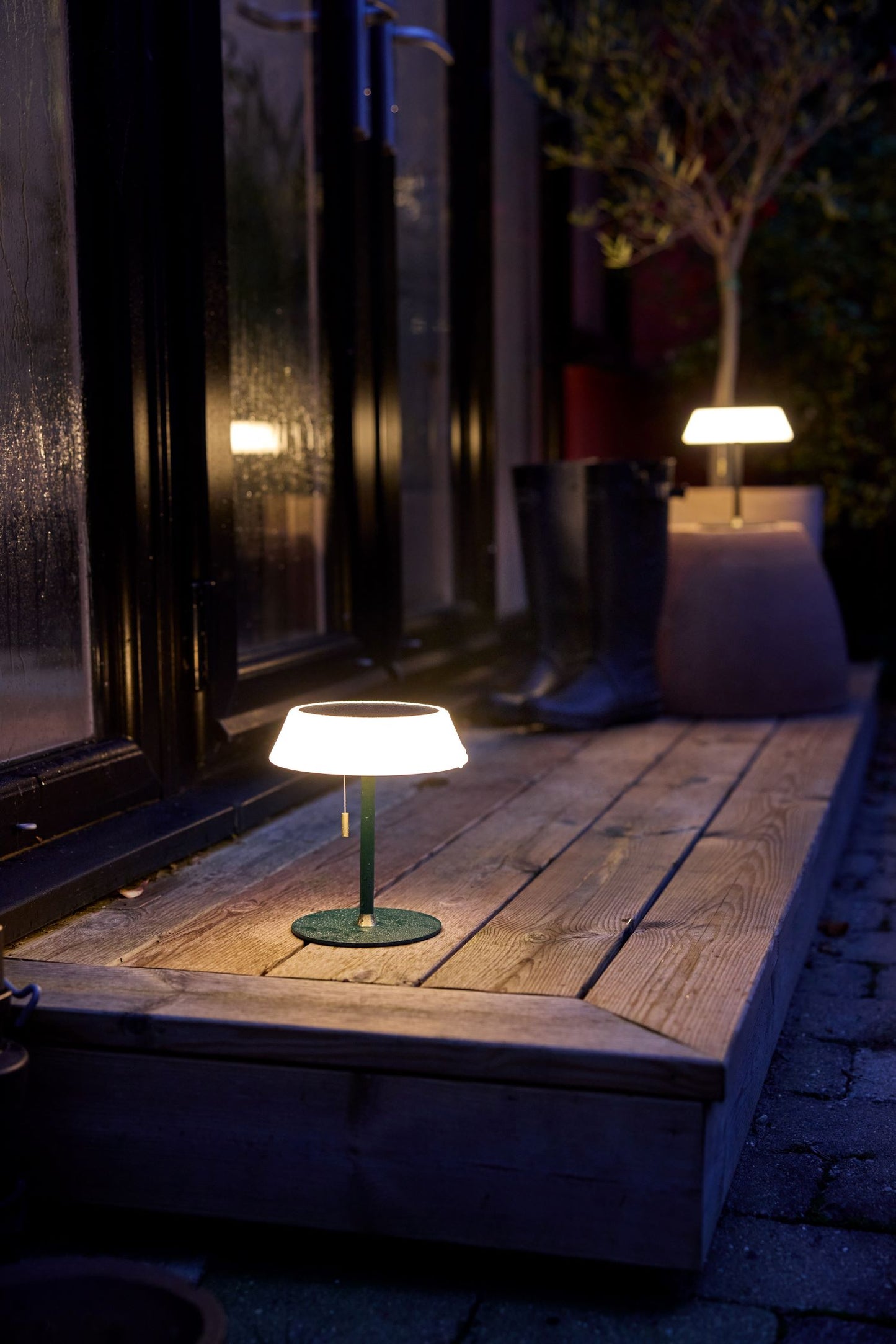 Halo Design Solar Portable Table Lamp - Mørk Grøn