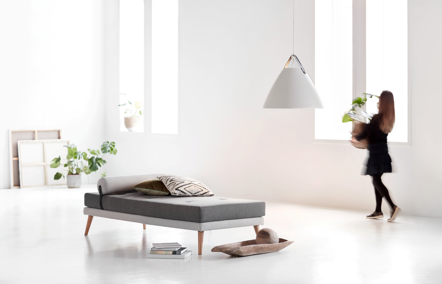 Stor Strap 48 pendel i hvis fra Design for the people - stor billig spisebordslampe