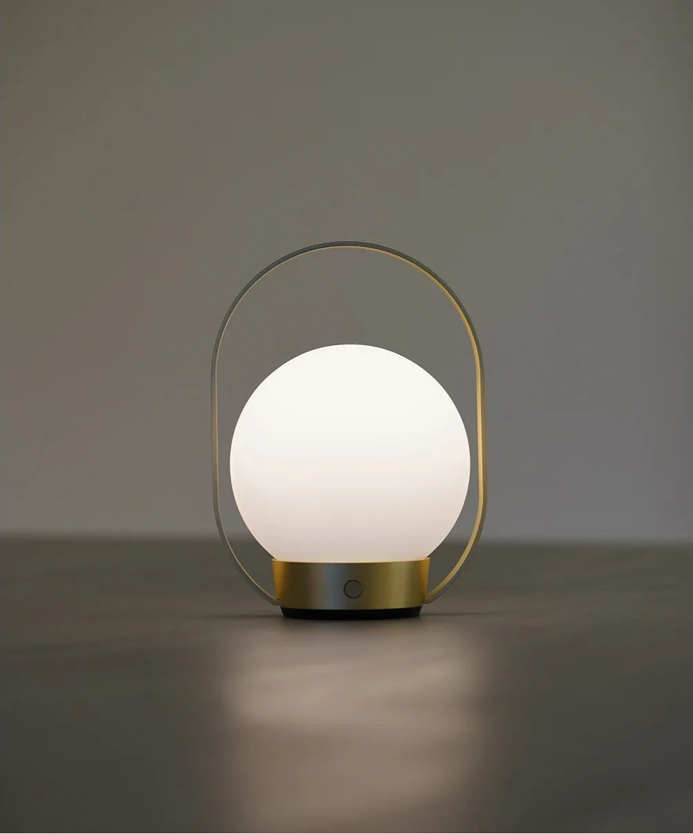 Antidark Palla T1 bordlampe - Messing