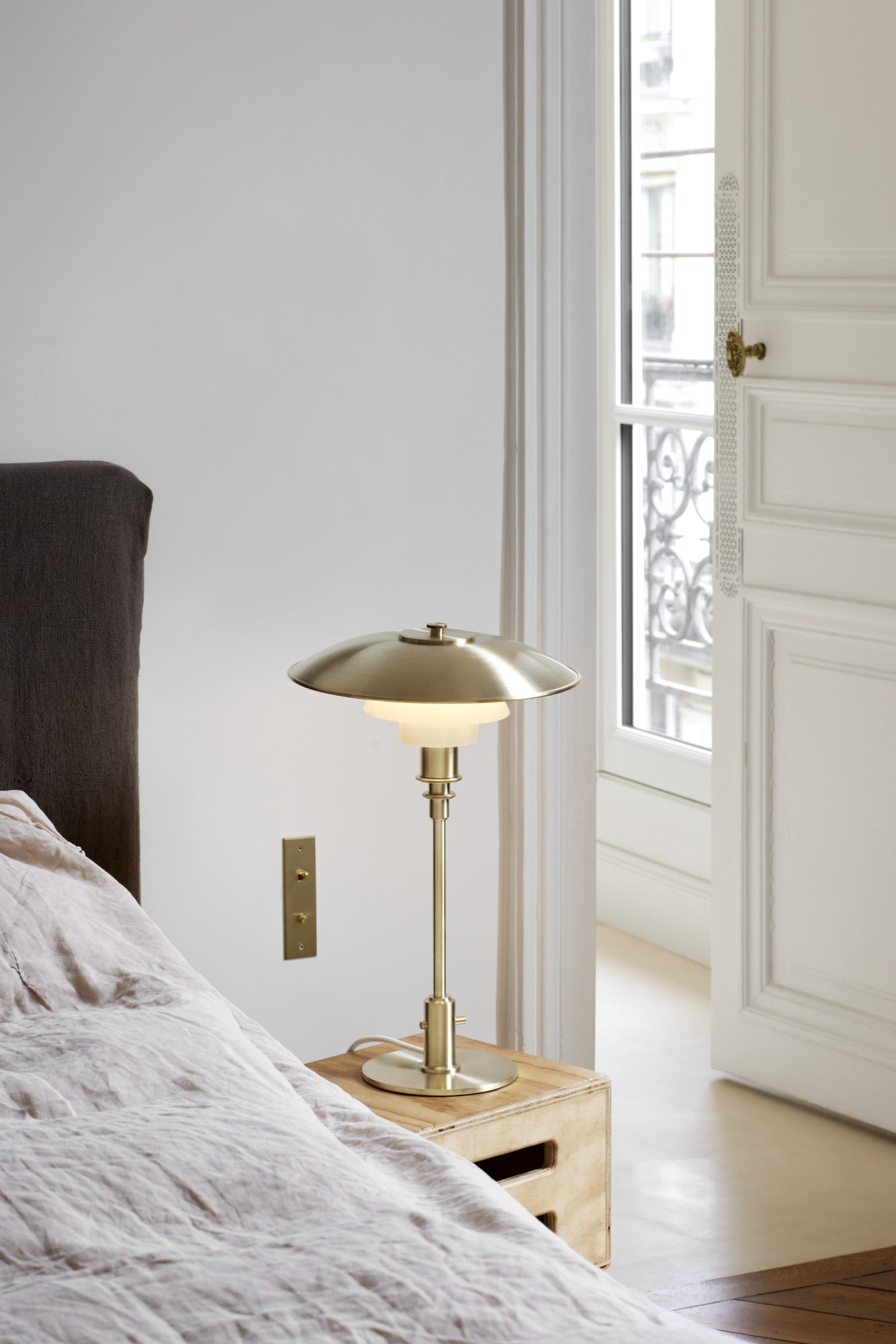 Louis Poulsen - PH 3-2 Bordlampe E14 BRASS/OPAL - Limited 2022