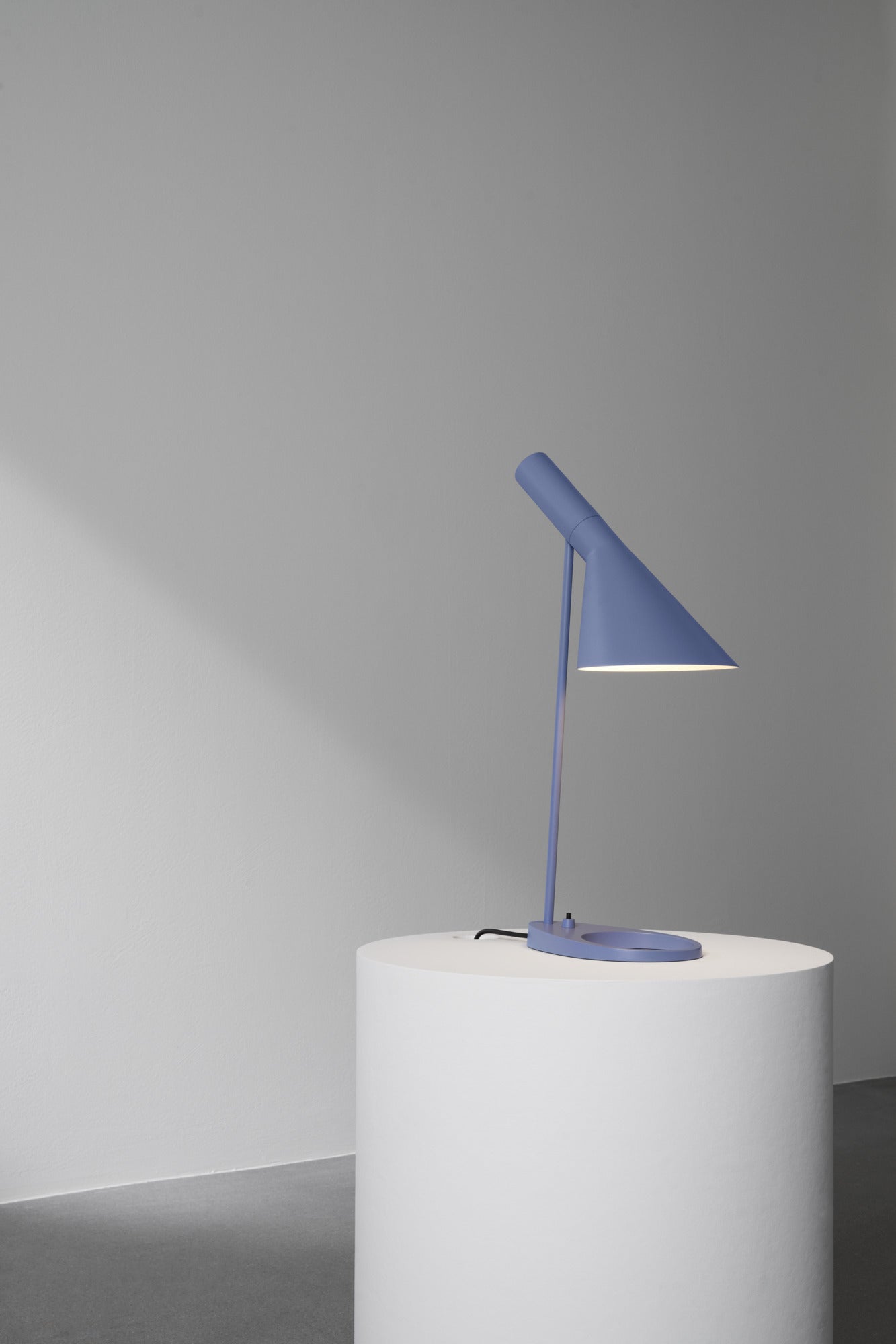 Louis Poulsen - AJ Bord Dusty Blue