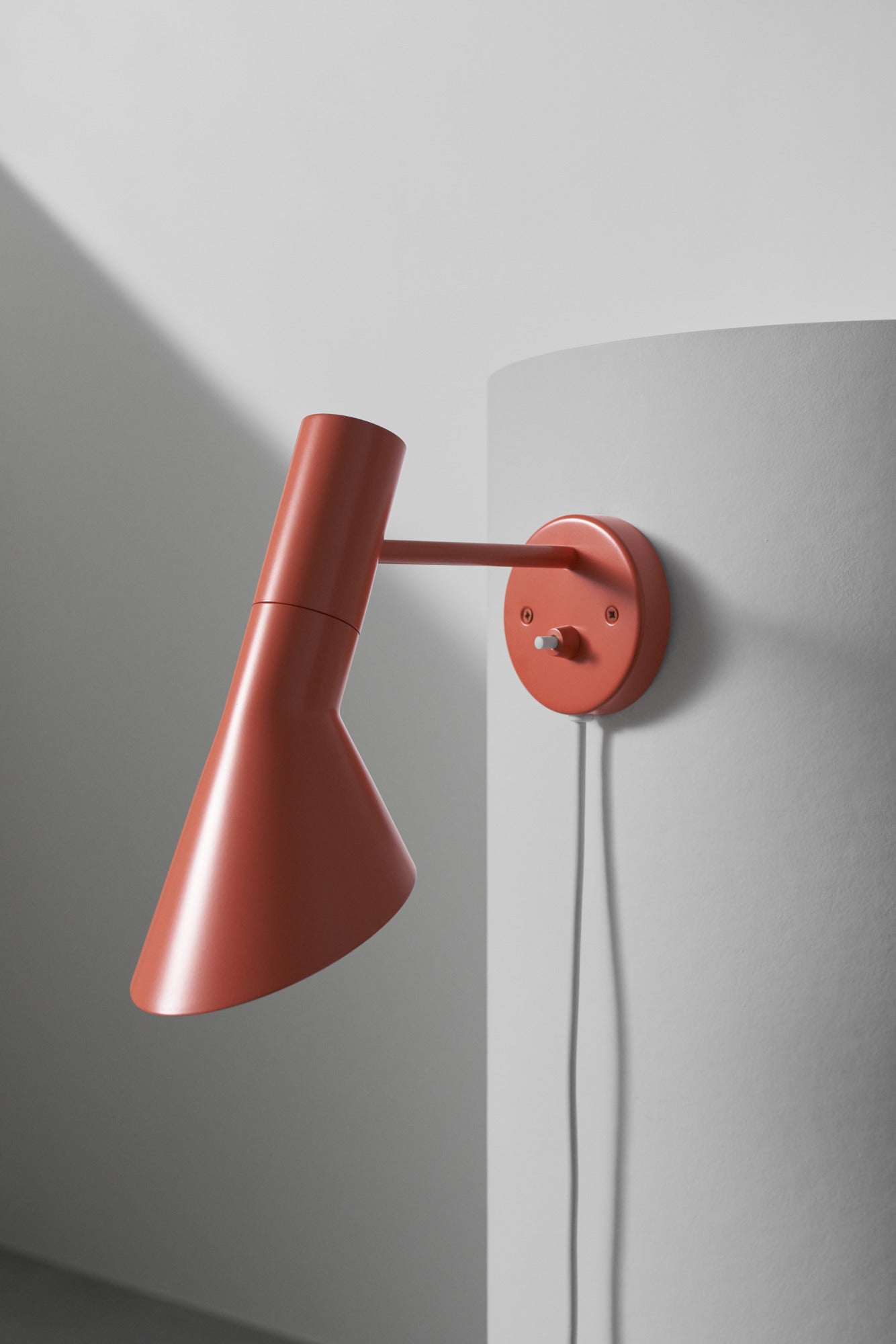 Louis Poulsen AJ Væglampe m. ledning - Dusty Blue