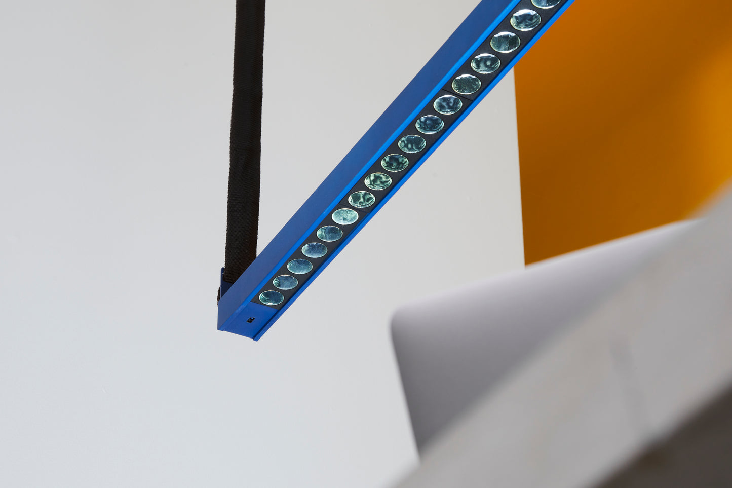 LOOM Design - BELTO langbordspendel - Blå