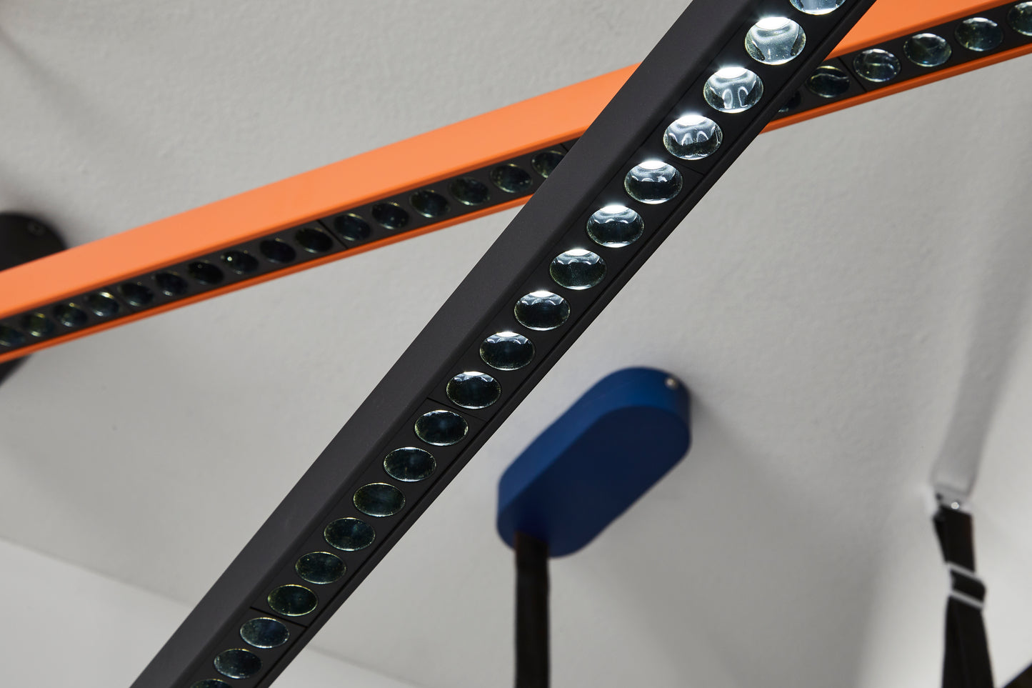LOOM Design - BELTO langbordspendel - Orange