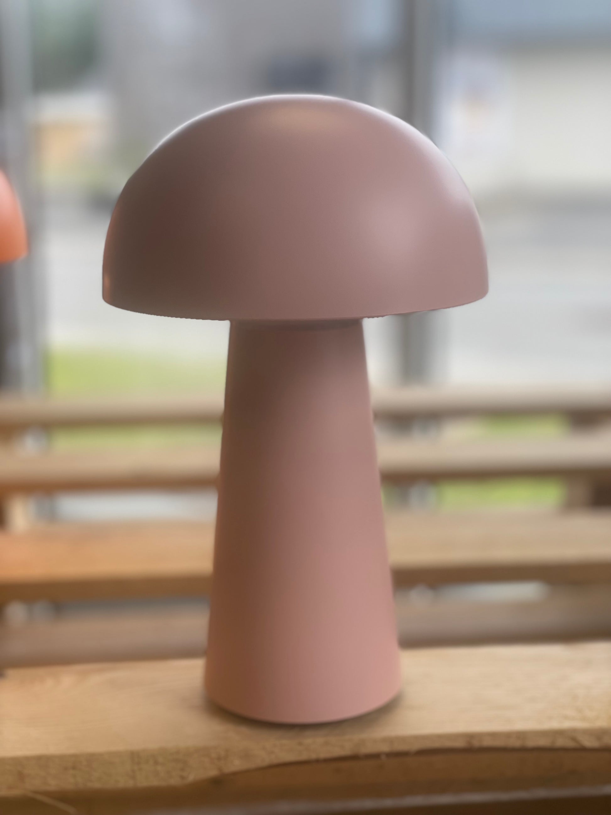 Move Me lyserød lampe opladelig bordlampe