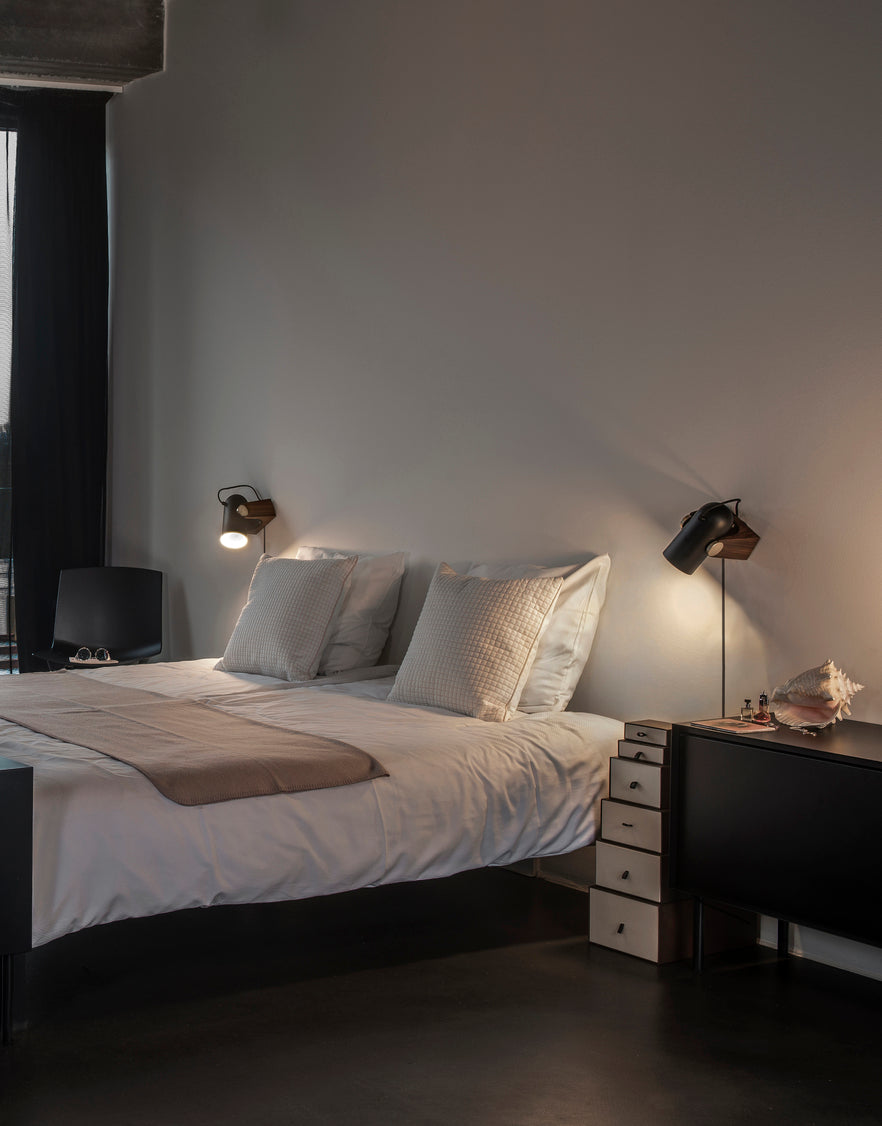 Carronade væglampen som sengelamper fra LE Klint kan købes hos lampeexperten