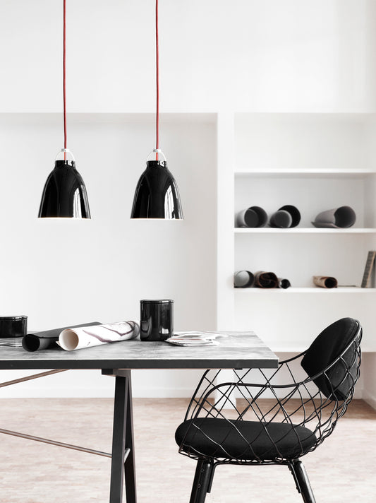 Fritz Hansen Caravaggio Pendel P1 Højglans - Sort/Rød