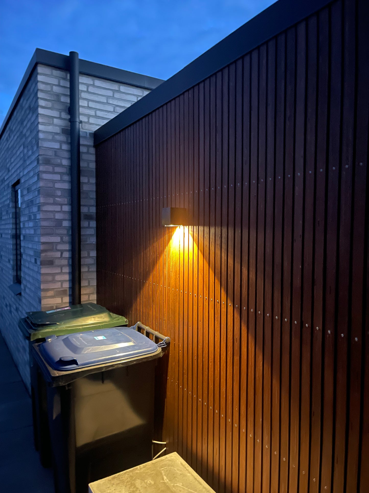 Kube Solcelle væglamper 2-pak - sort