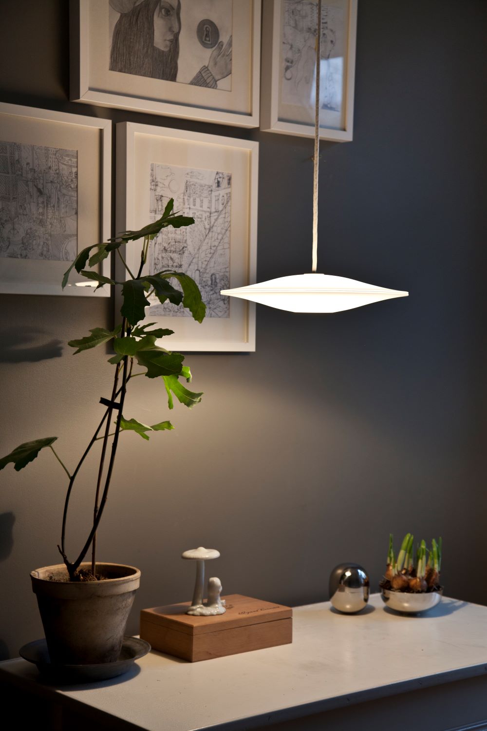 Piet Hein Sinus 330P Pendel – tidløst design med blødt opal-glas