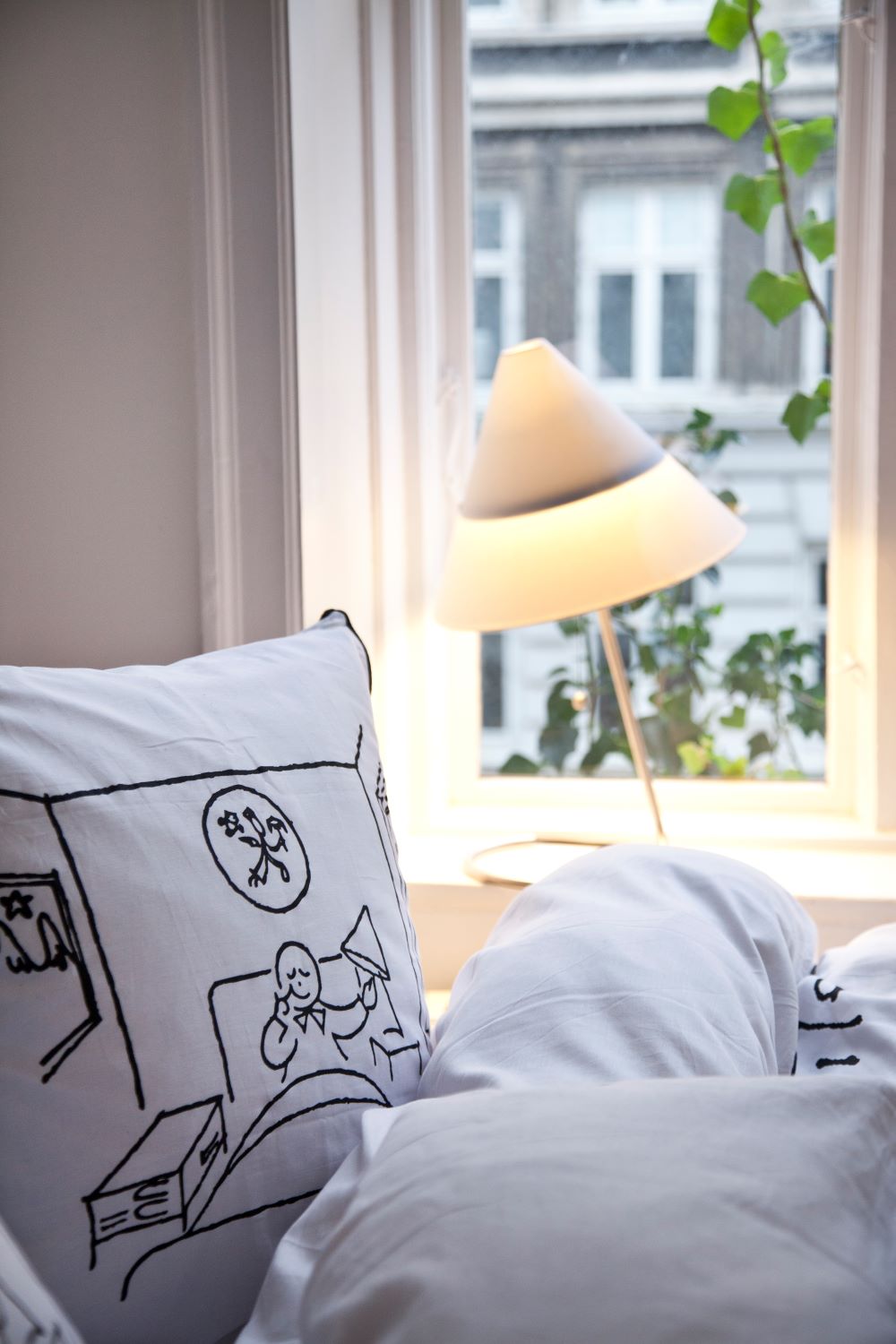 Piet Hein Funco Bordlampe – ideel til læsehjørnet eller skrivebordet