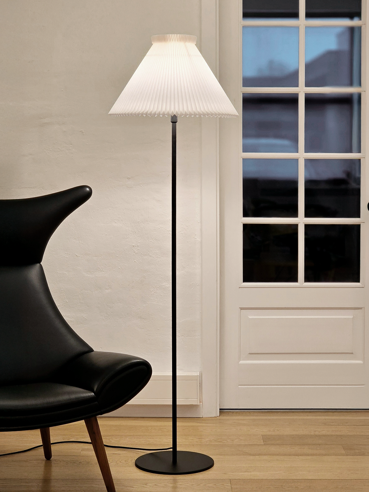 Le Klint Gulvlampe Model 334 Høj - Sort/Standard