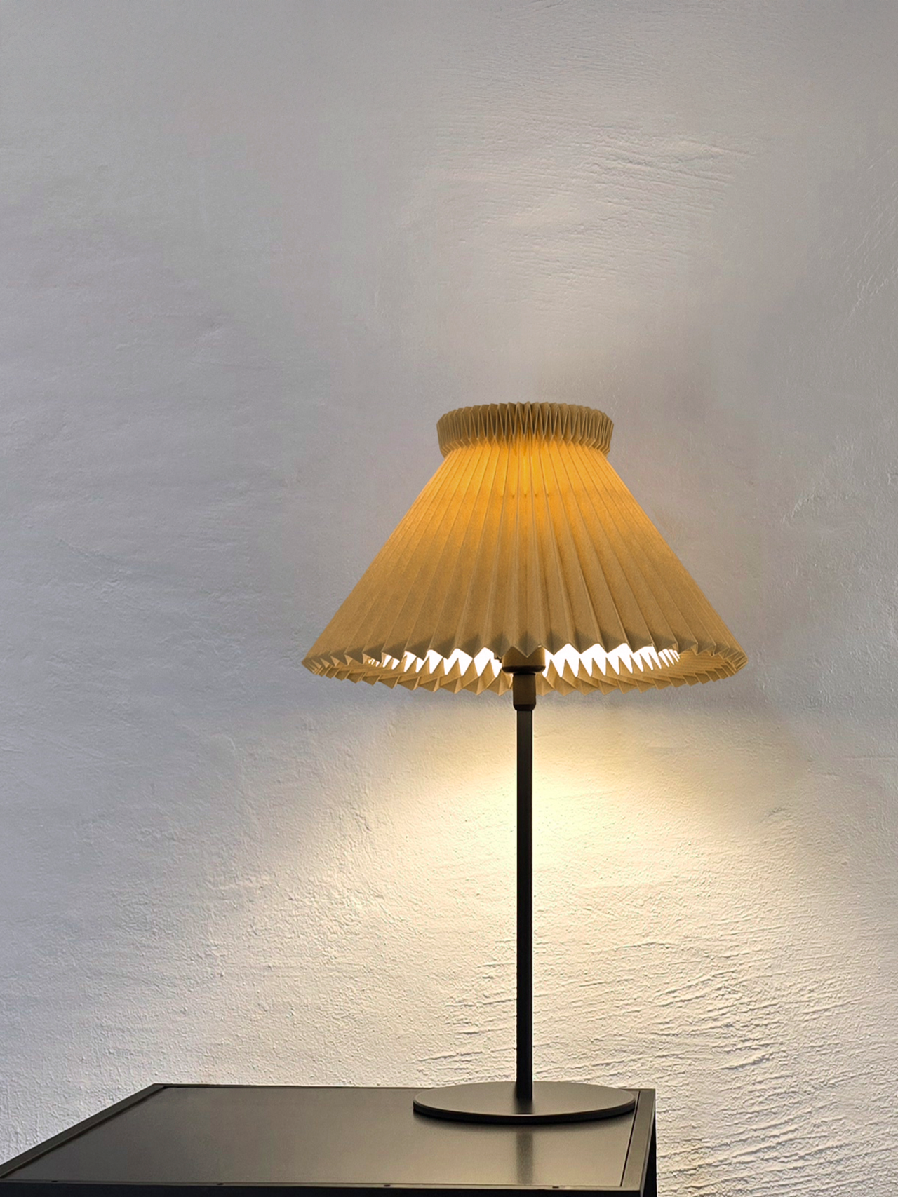 Le Klint Bordlampe Model 334 - Sort/Buttermilk